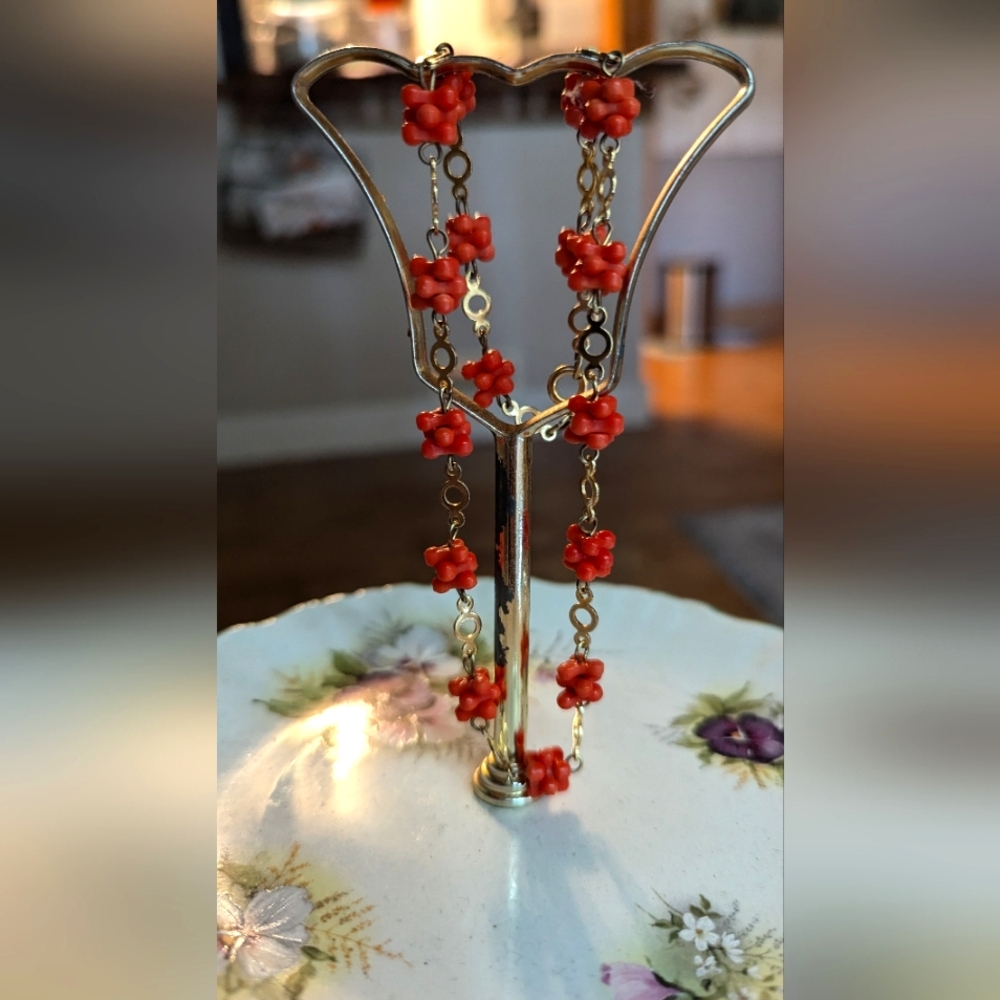 Vintage Gold tone necklace‎